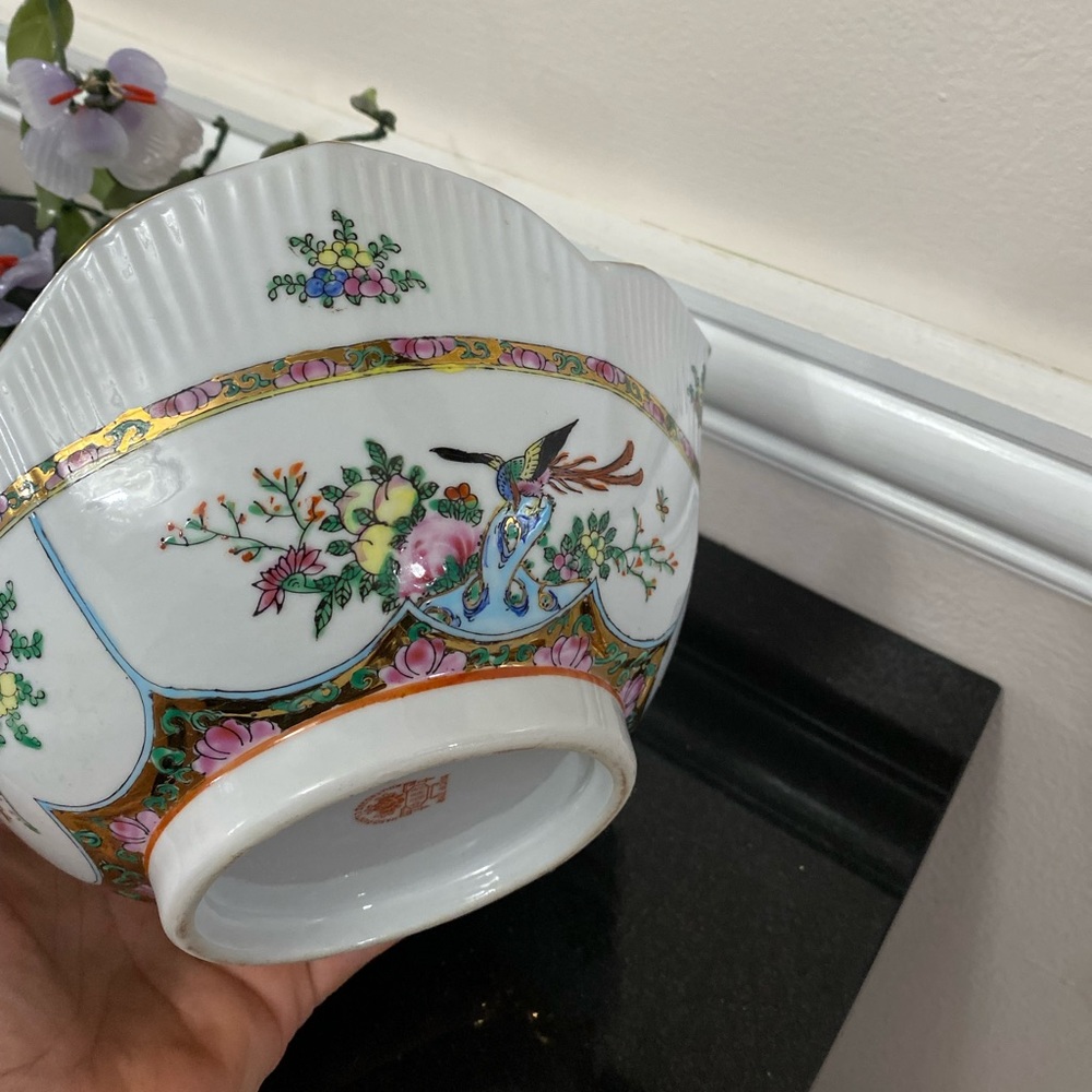 Vintage MACAU Hand-Painted Porcelain Decorative Bowl - Picture 8 of 8